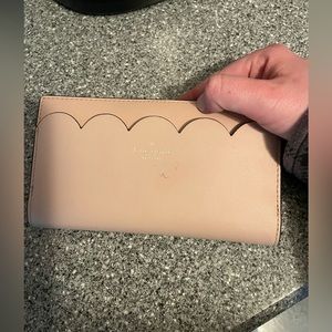 Kate spade wallet *removing*